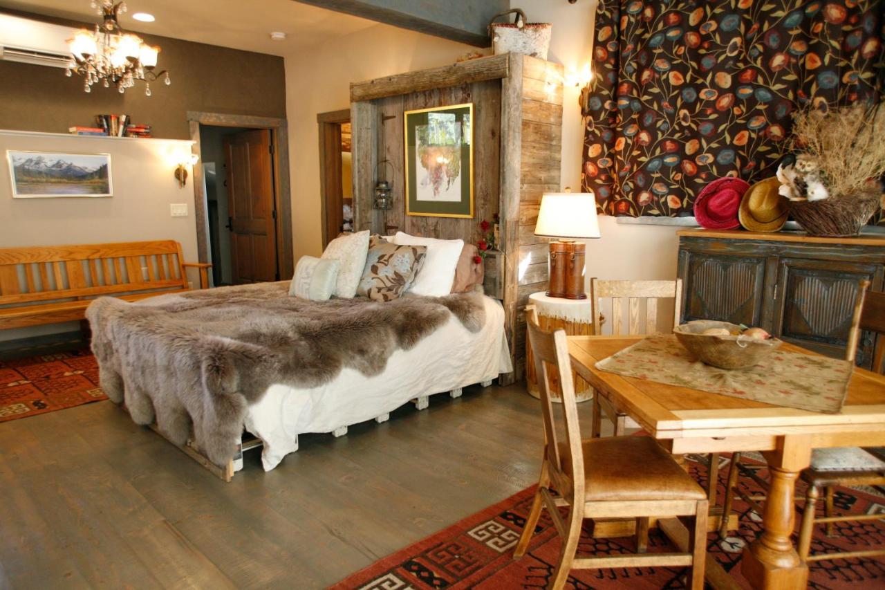 Swan River Inn Bigfork Exteriör bild